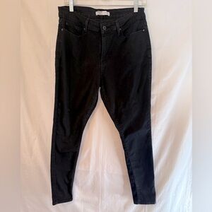 Women's Black Signature Levi Strauss mid rise skinny jeans size 14